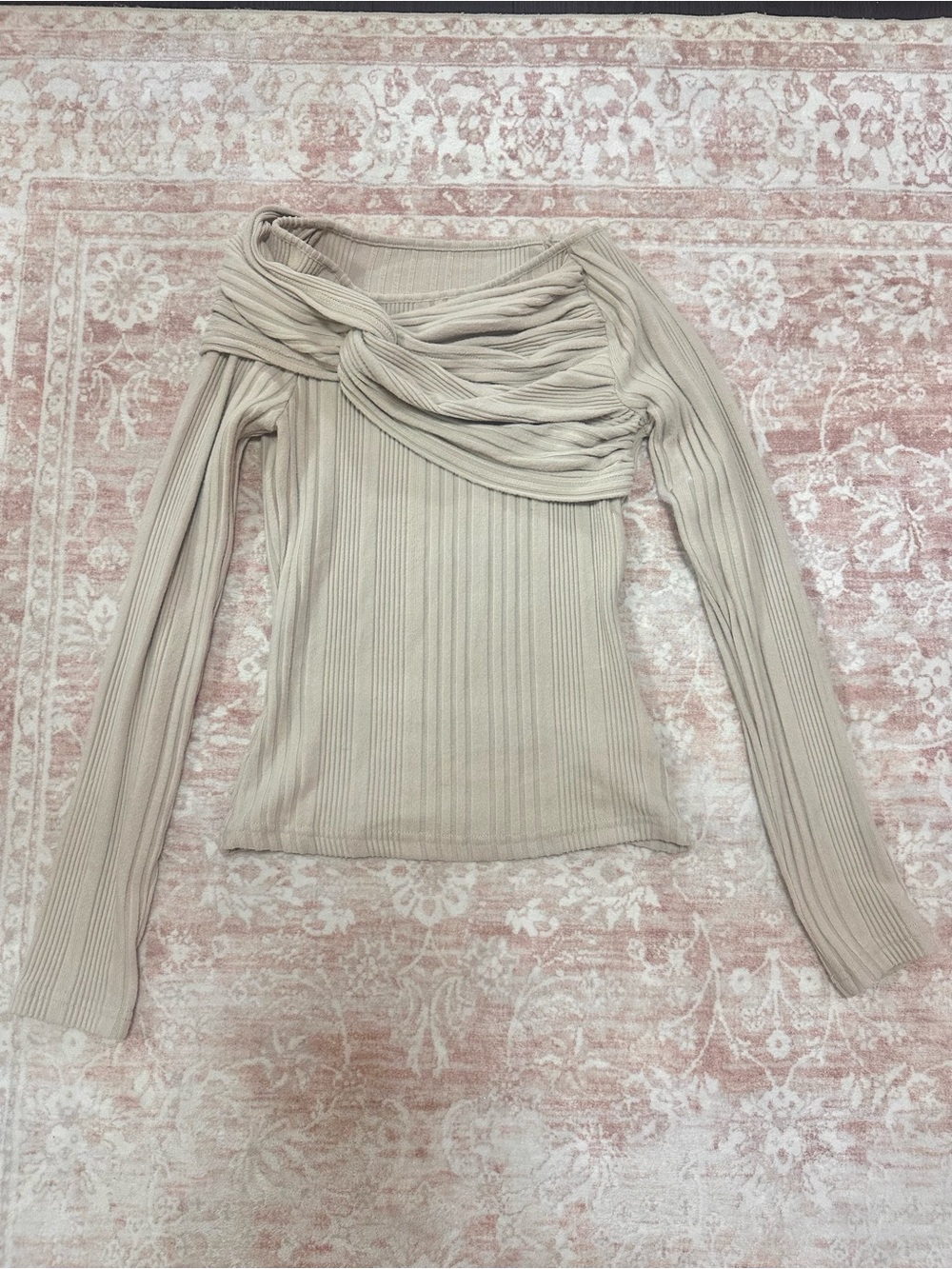 Commense 🤍 Off Shoulder Knot Long Sleeve Top - Picture 2 of 10